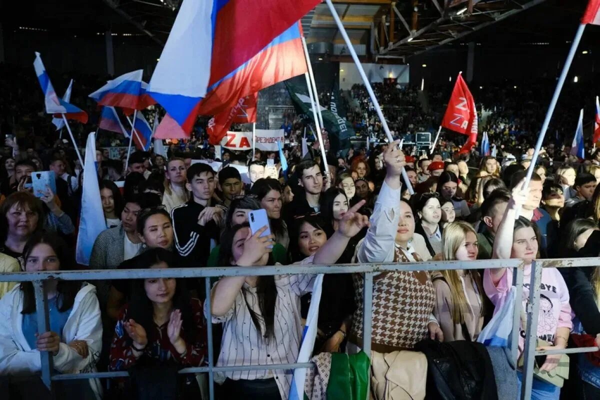 14 апреля концерт в москве. Концерт в Звездном Астрахань. СЗК Звездный Астрахань концерты. Концерты в Астрахани группы приезжие. Музыкальный марафон.