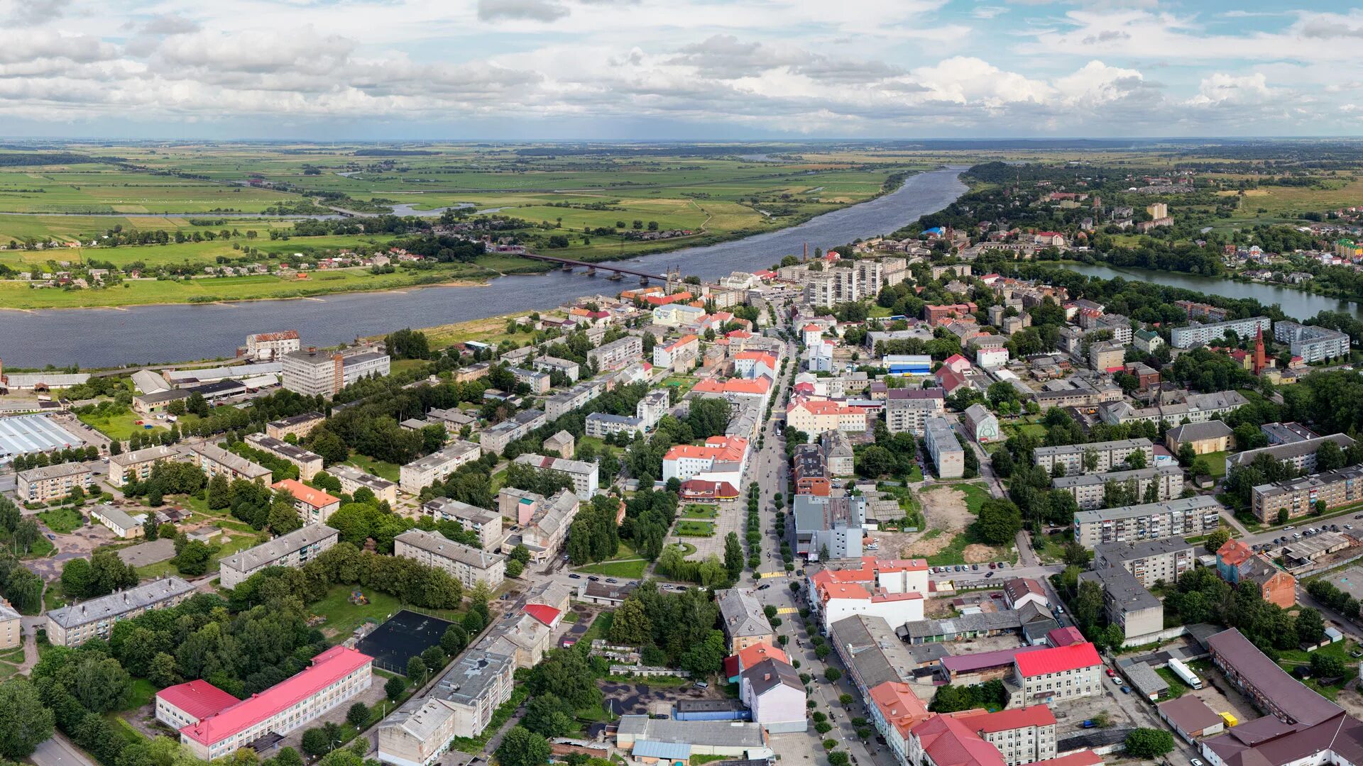 Численность населения города советск калининградской области. Калининград город Советск. Город Советск Неман. Советск Калининградская область с высоты птичьего полета. Неман Калининградская область.