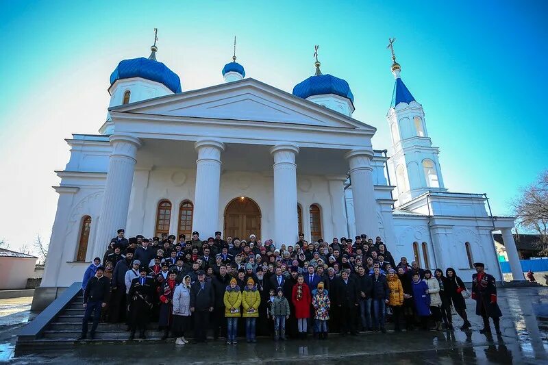 Погода ставропольский край труновский район село труновское. Церковь село Труновское Ставропольский. Храм Покрова Труновское. Храм Покрова Пресвятой Богородицы Дивное Ставропольский край. Церковь в селе Труновском Ставропольского края.