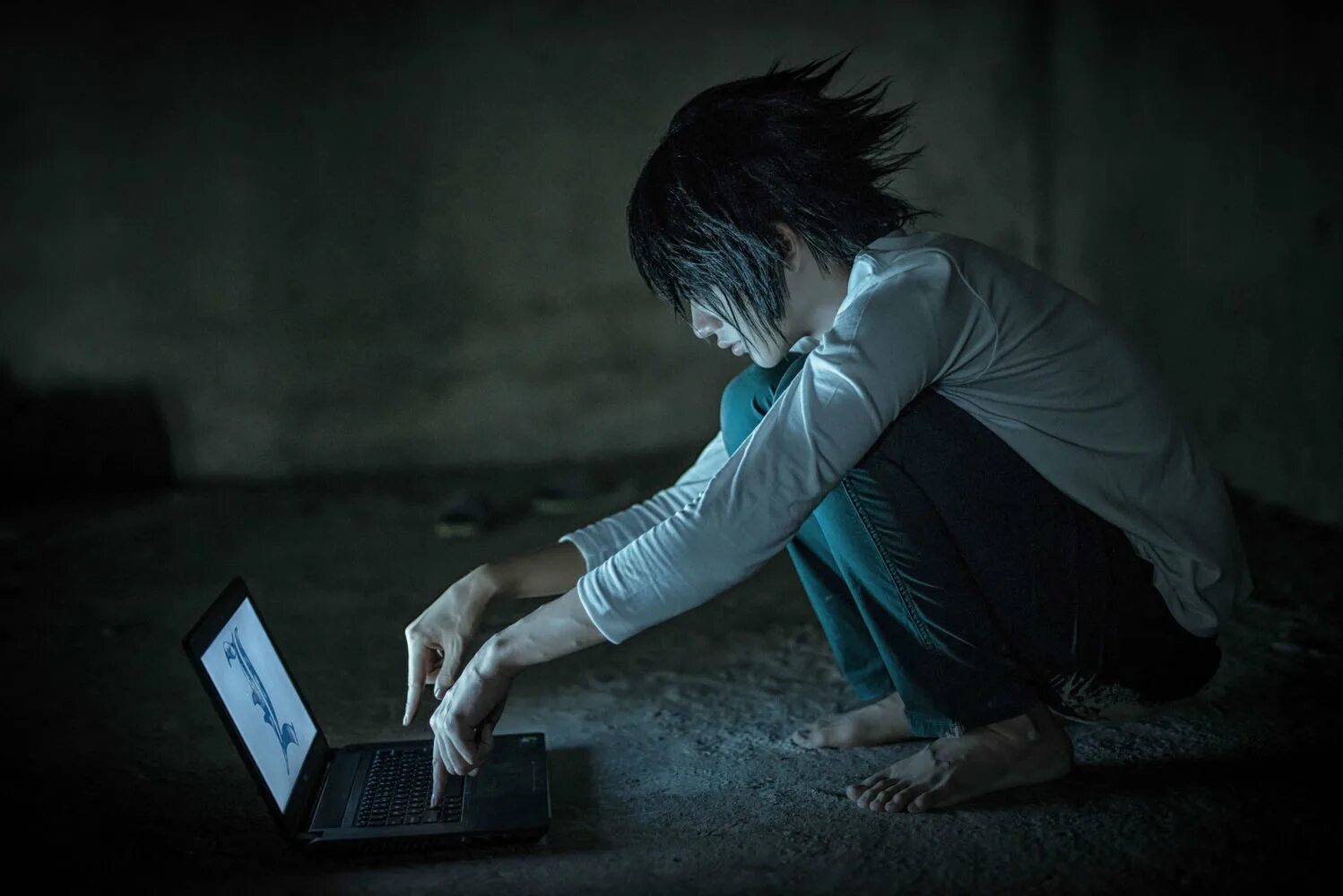 L Lawliet. L Death Note Cosplay. Эл Лоулайт косплей. Эл Рюзаки косплей.