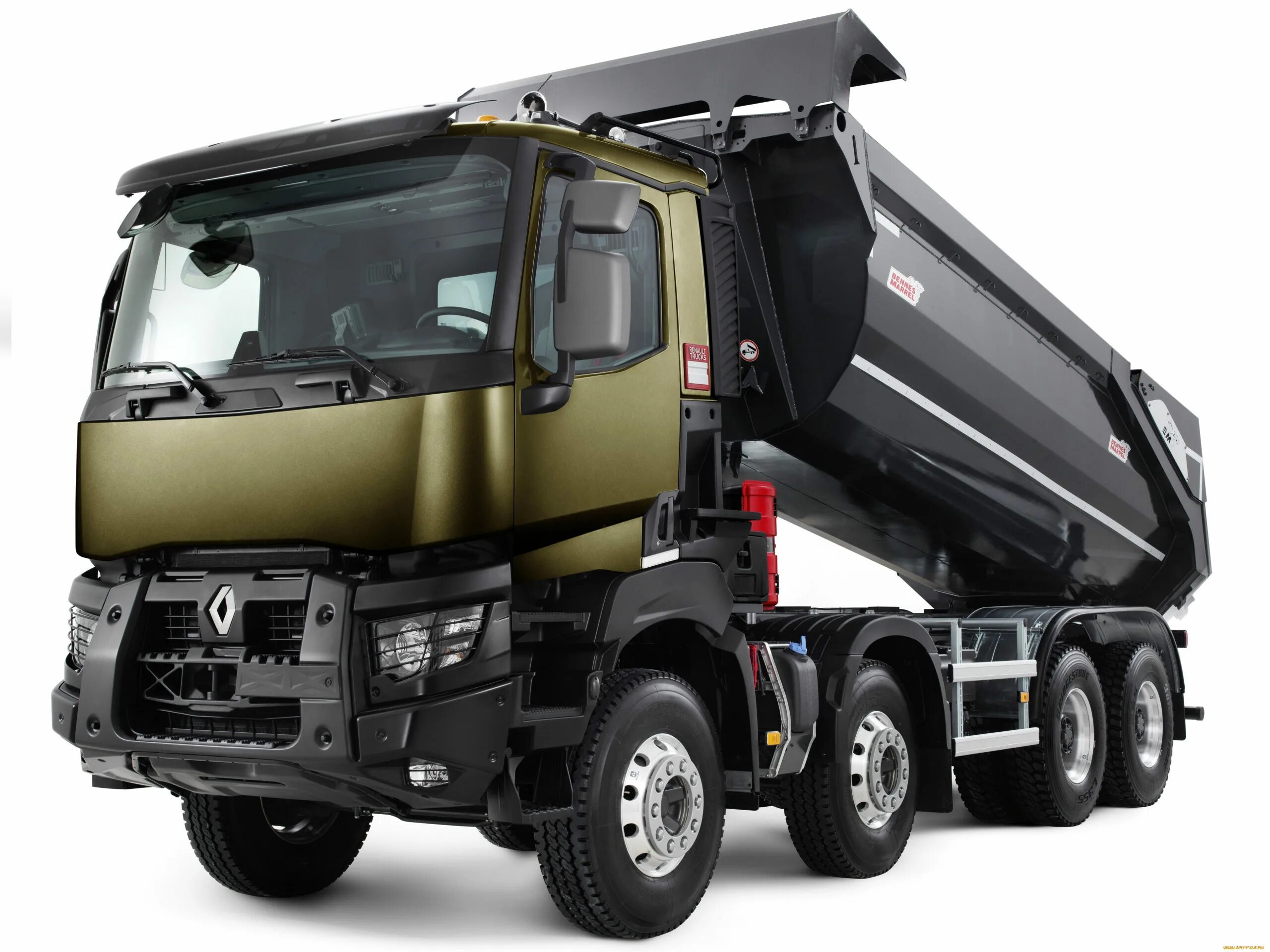 Самосвал renault. Renault Trucks k 440 8x4. Renault k 8x4 самосвал. Renault Trucks 4x4. Самосвалы Renault k520 8x8.