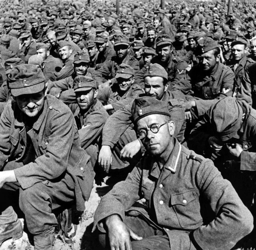 Весёлый солдат фильм 2010. Венгерские военнопленные 1944. Помнишь военнопленных. Пленные евреи в германии. Помнишь военнопленных.