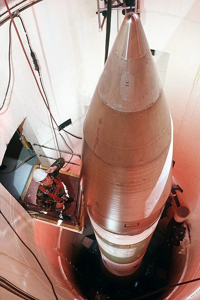 Minuteman 3. Lgm-30g минитмен-3. мбр ракета минитмен. minuteman iii ракета. lgm-30g minuteman iii.