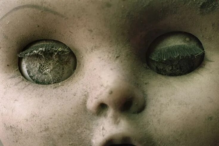 Как выглядят глаза трупа Мидриа́з (лат. mydriasis) расширение зрачка. Причины могут быть как физиологиче