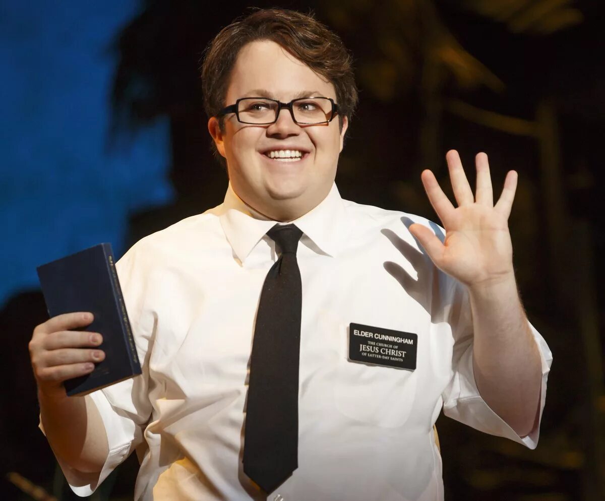 Elder price. Elder price. Мормонские мальчики. Штат юта мормоны. Элдер у мормонов.