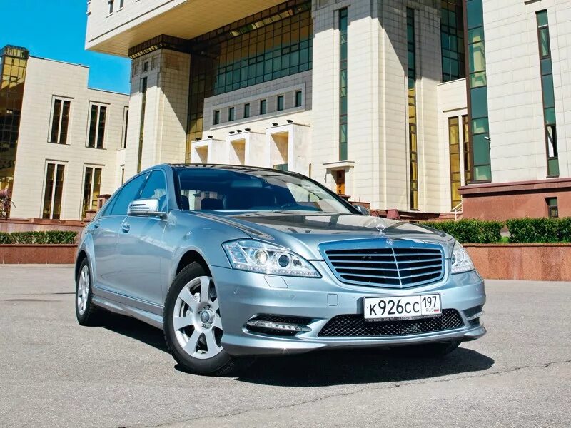 Куплю мерседес баку. Мерседес Бенц s class w221. Мерседес s класс 221 рест. Мерседес 221 голубой. Мерседес 221 s300.