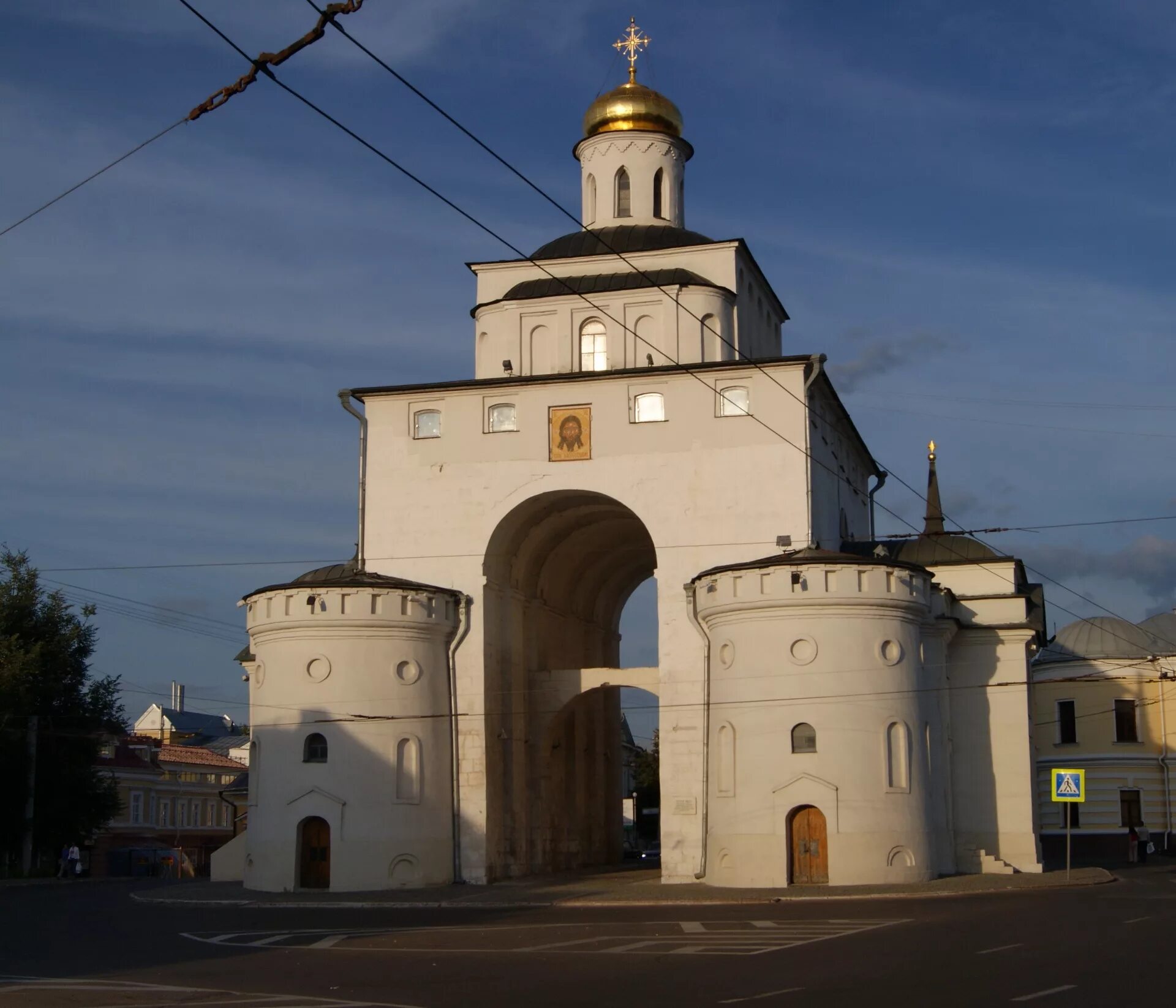 В каком городе находится памятник золотые ворота. Владимиро Суздальская Русь золотые ворота. Золотые ворота во Владимире (1158-1164 гг.).