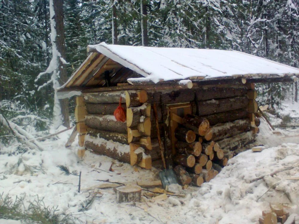 охотничьи зимовья и избушки в тайге. землянка фортификационное сооружение. зимовье зверей сказка текст. план сказки зимовье. зимовье тайга иркутск.