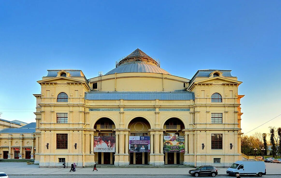 Санкт петербург здания театров. Мюзик-Холл (театр, Санкт-Петербург). Санктбетербургсикй театр Мюзик-Холл. Александровский парк театр Мюзик-Холл. Мюзик Холл здание СПБ.