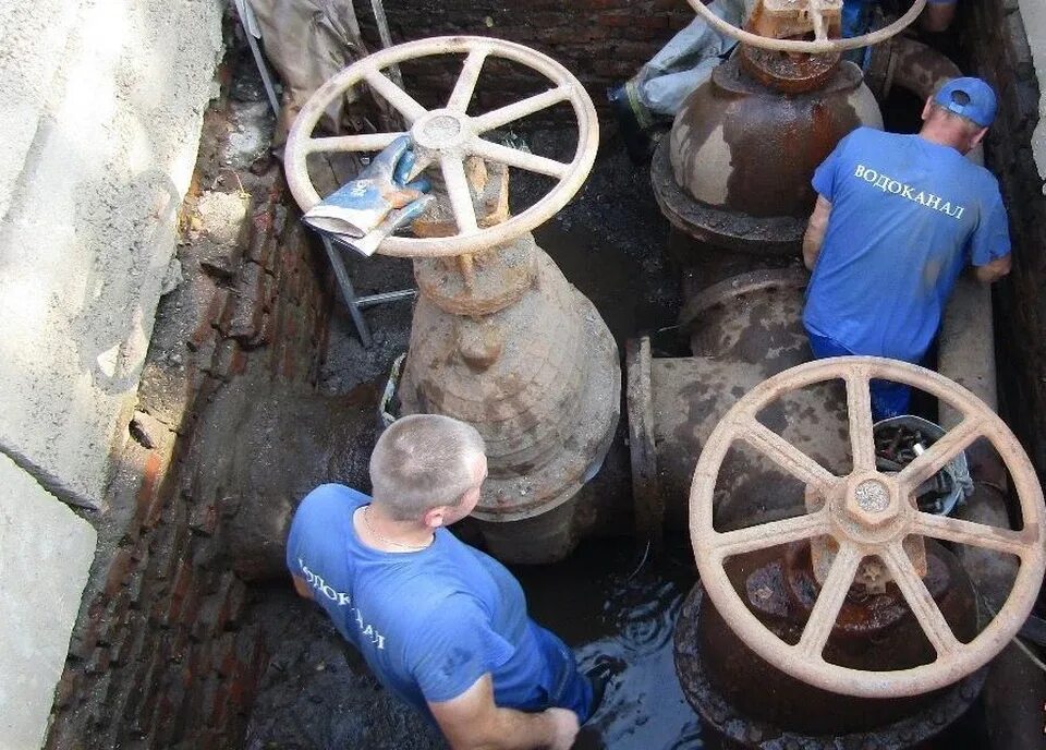 Нет воды саратов сегодня почему. Отключение воды. Отключили воду. Ростовский Водоканал. Северный Водоканал.