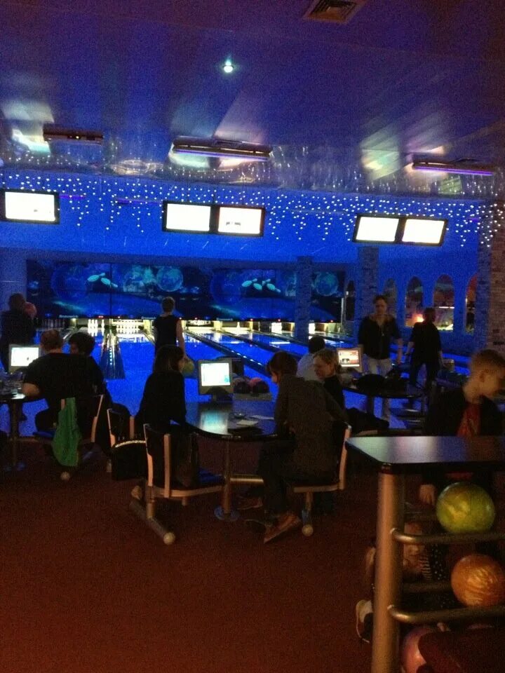 бруклин боул нижневартовск. грин парк боулинг нижневартовск. югра молл боулинг. боулинг нижневартовск югра. бруклин боулинг тюмень остров.