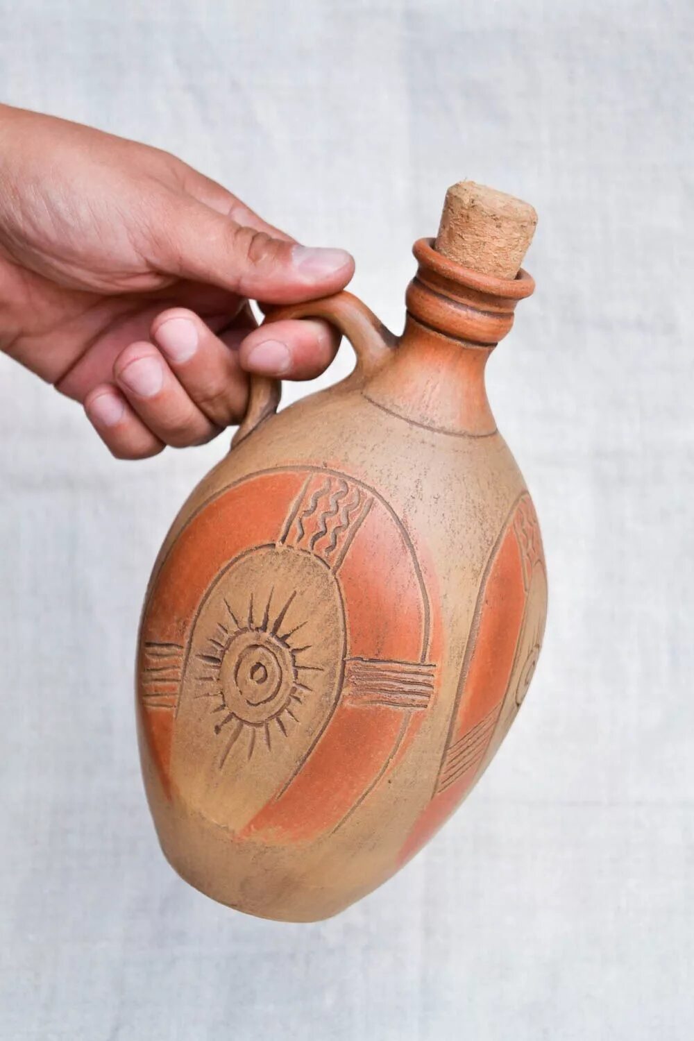 Керамические бутылки для вина. Бутылка керамика. Керамическая бутылка. Керамическая бутылка. Бутыль из глины.