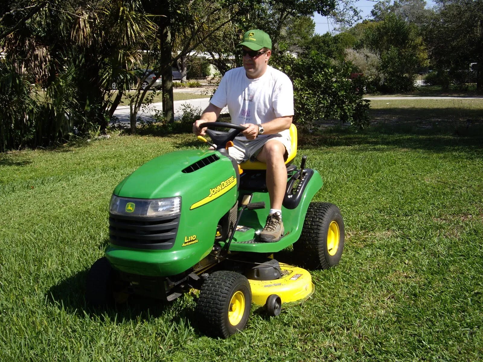 Lawnmower. Mower King Lawn Mower. Caterpillar Lawn Mower. Ride on Lawn Mower Europe.