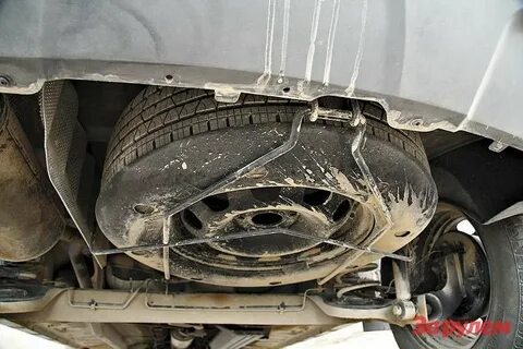 Как снять запаску на рено