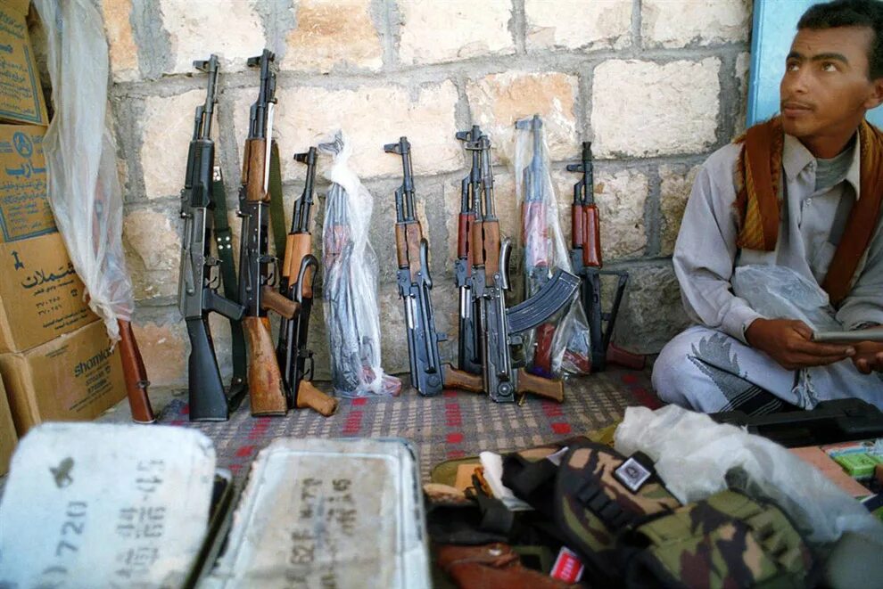 Купить оружие нелегально. Йемен оружейный рынок. Торговля оружием в Африке. Рынок оружия. Рынок оружия в Африке.