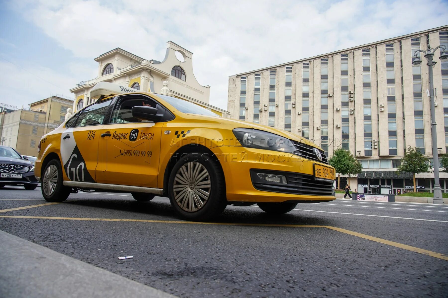 Автомобиль. Москва обновление парка такси. Академия такси Москва. Сменить таксопарк