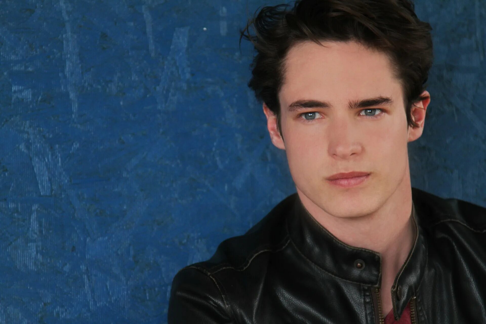 Риз ученый. Блондинки главные героини фильмов. Риз мэдигэн википедия. Риз мэдигэн. Rees james.