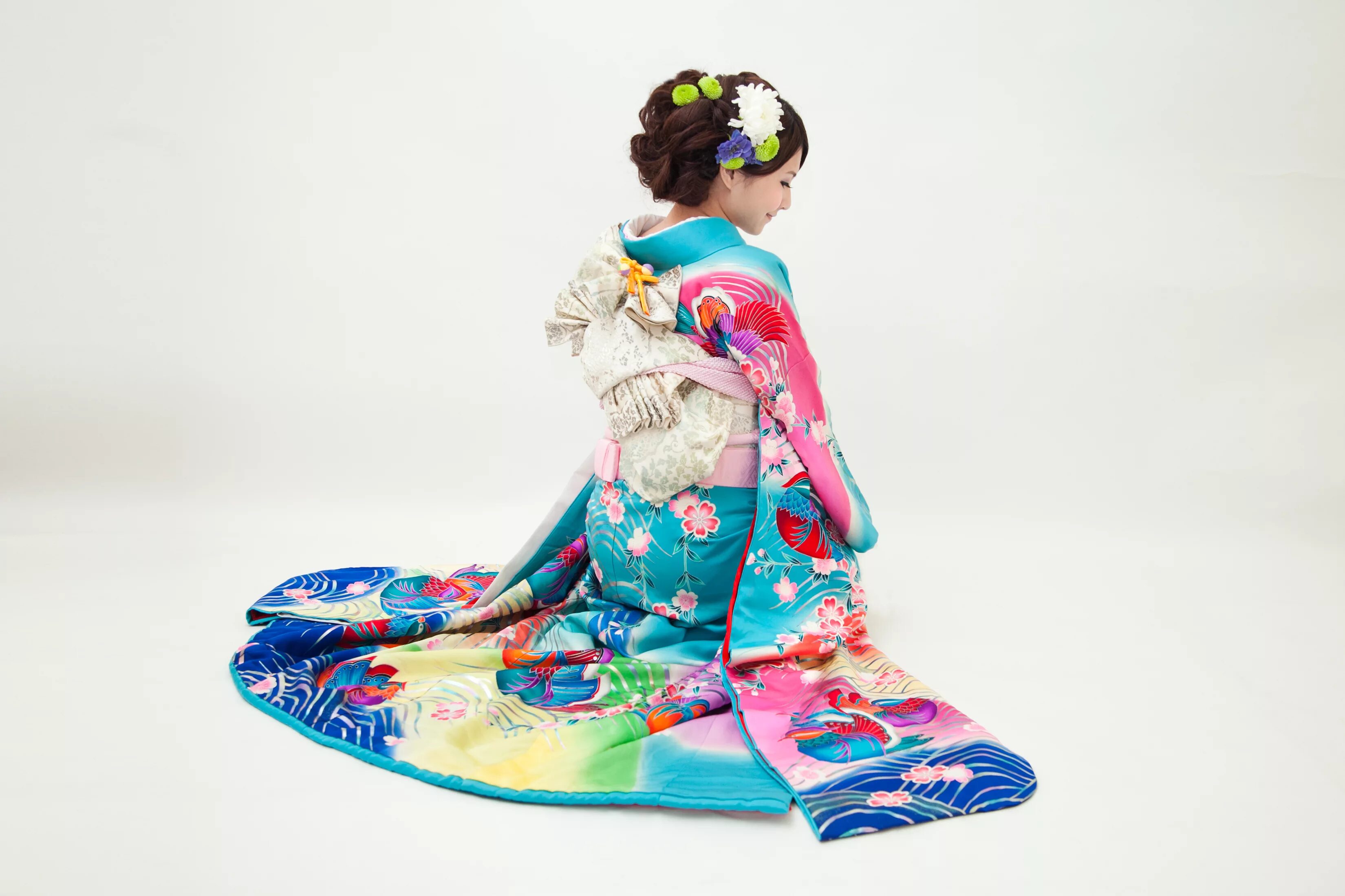 Японка ляшки. Кимоно. Японская девушка в кимоно. Японка сидит в кимоно. Кимоно сидя.