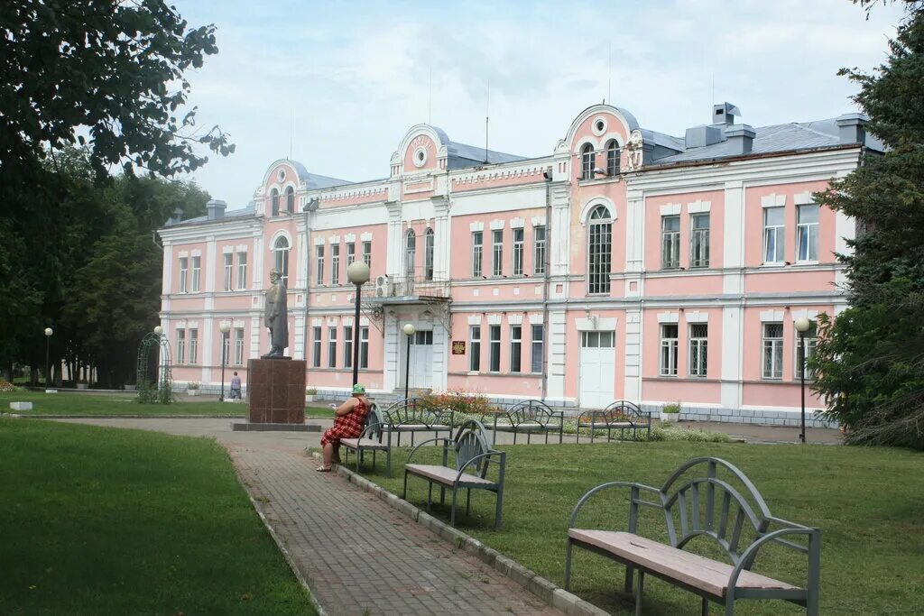 Вокзал в унече брянской. Унеча брянская область работа. Достопримечательности фото карабаново. Унеча город. Унеча брянская область работа.