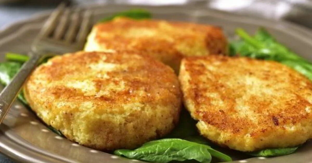 Рецепт котлет из кабачков и сыра. Овощные котлеты. котлеты из цукини. котлеты из кабачков и капусты. овощные котлеты от поспел.