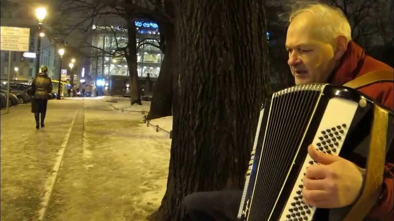 Я помню тот Ванинский порт и крик парохода угрюмый. Я помню тот Ванинский порт. Будь проклята ты колыма