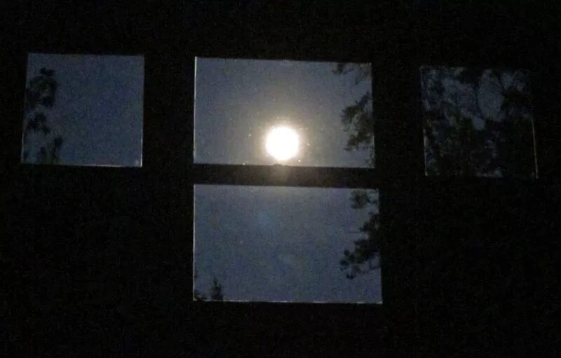 Луна заглядывает в окно. Луна в окне. Луна вид из окна. Свет Луны в окно. Полная Луна в окне.