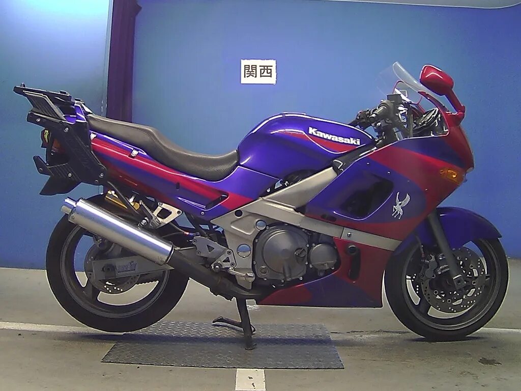Мотоцикл kawasaki zzr 600. Kawasaki zzr 600/400. Zzr 400 2. Хонда zzr 600. Zzr 600.