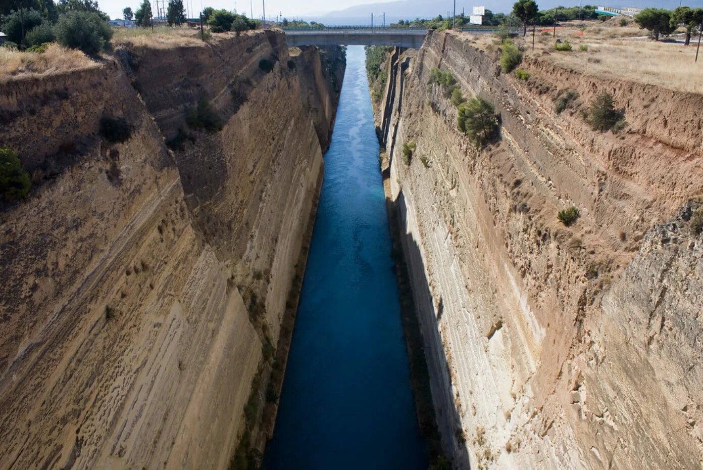 Коринфский тоннель. Водопроводящие гидротехнические сооружения. Греция в 19 веке Коринфийский канал. Водопроводящие сооружения каналы трубопроводы тоннели.