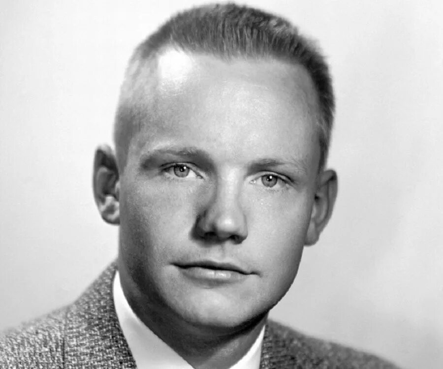 Neil Alden Armstrong. Армстронг полетел