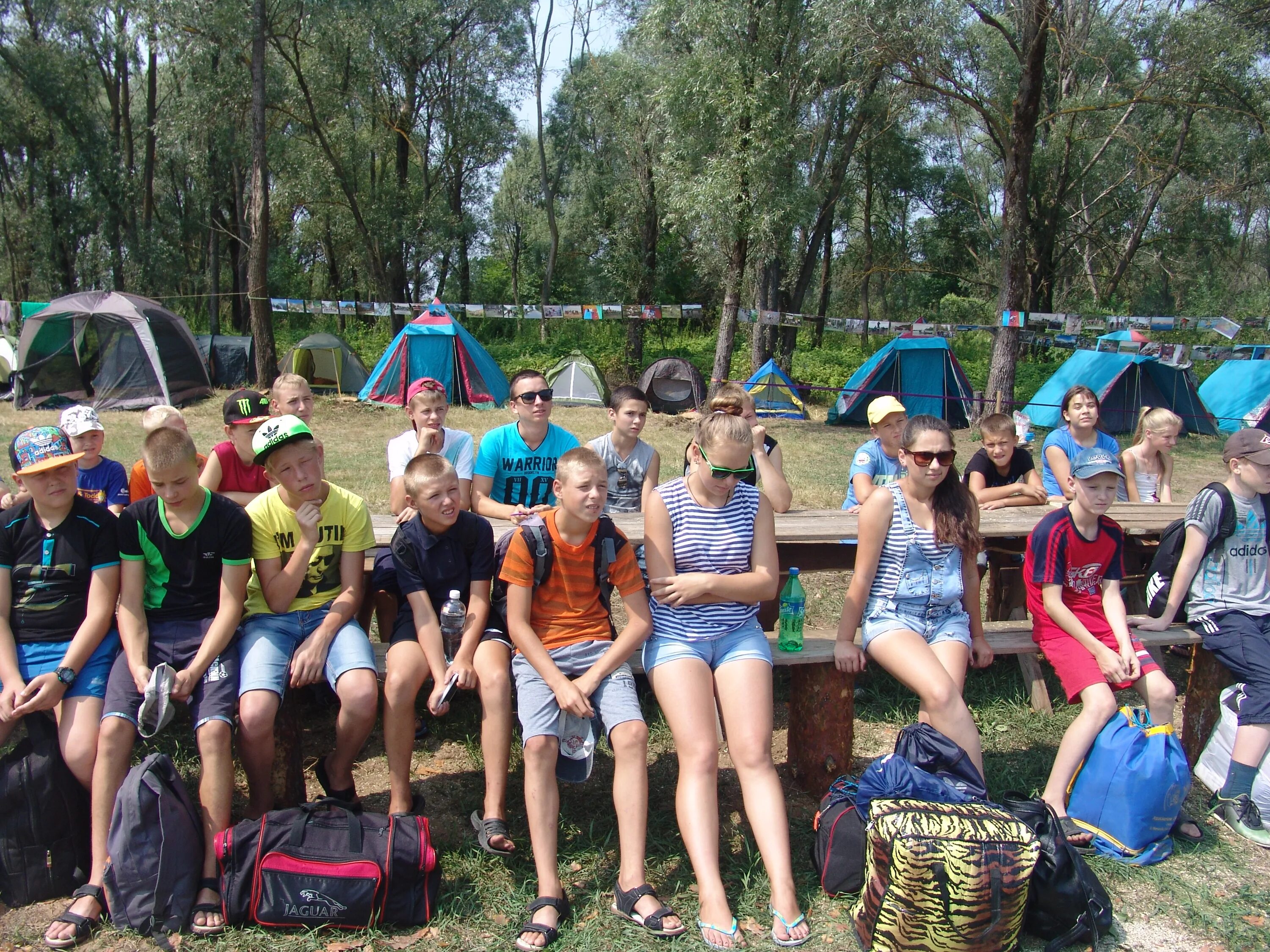 Лагерь для трудных детей. Трудовой лагерь для подростков. Лагерь для трудных детей. Трудных подростков "трудовые лагеря". Лагерь для трудных детей.