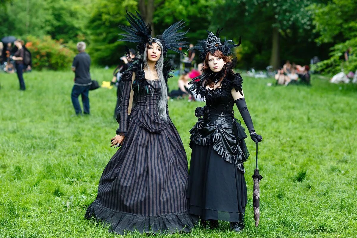 Готик форум. Фестиваль готической культуры Wave Gotik Treffen. Goths субкультура. Готы Молодежная субкультура. Субкультура готы фестивали.