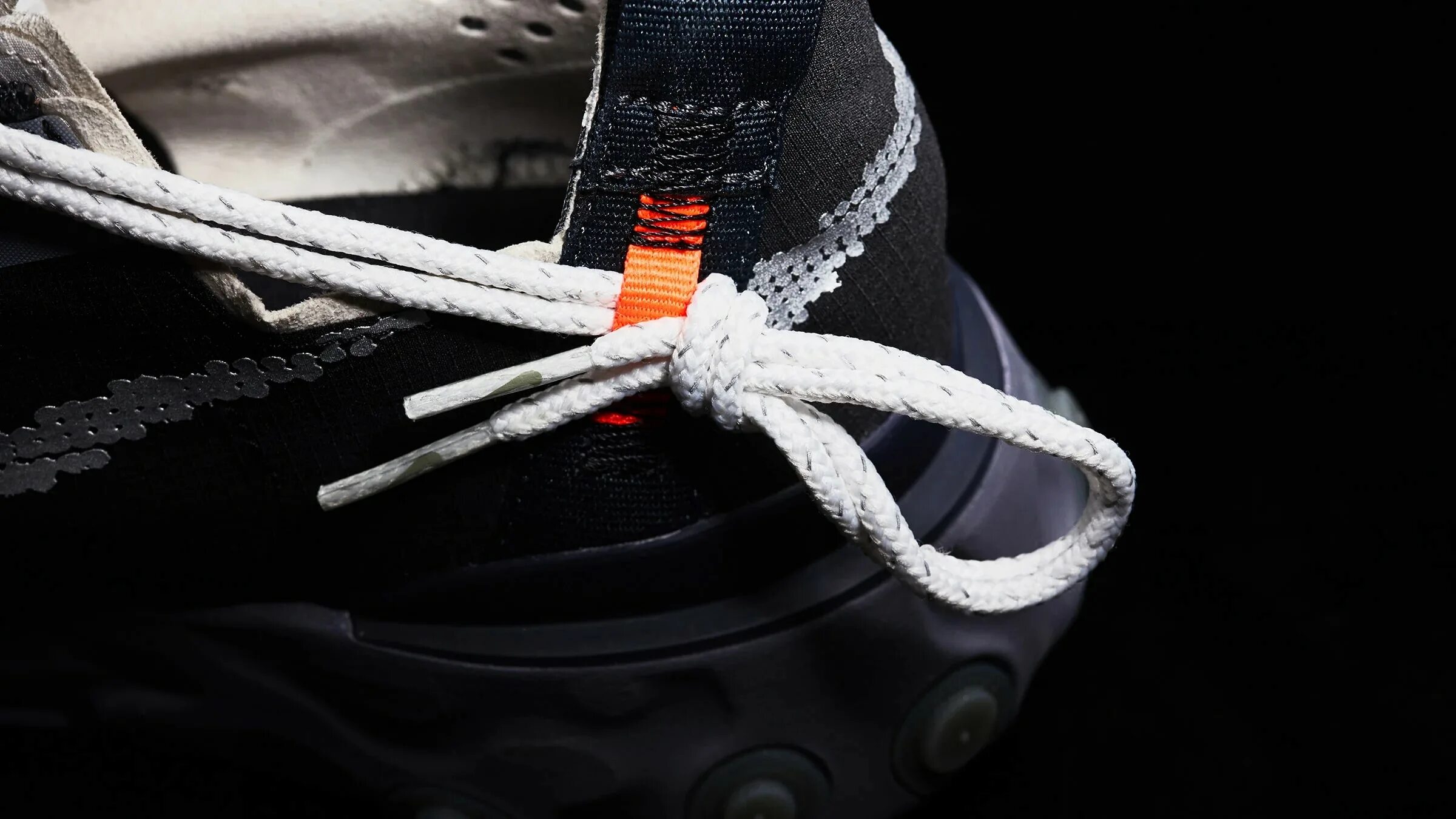 Nike React ISPA. Nike React шнуровка. Широкие шнурки. Найк с завязывающимися шнурками. Песню завяжи шнурки