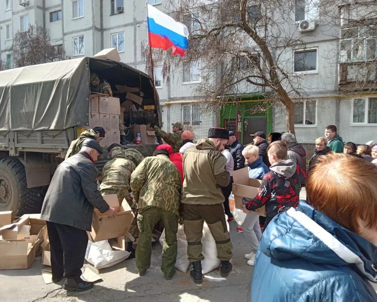 Раздача гуманитарных