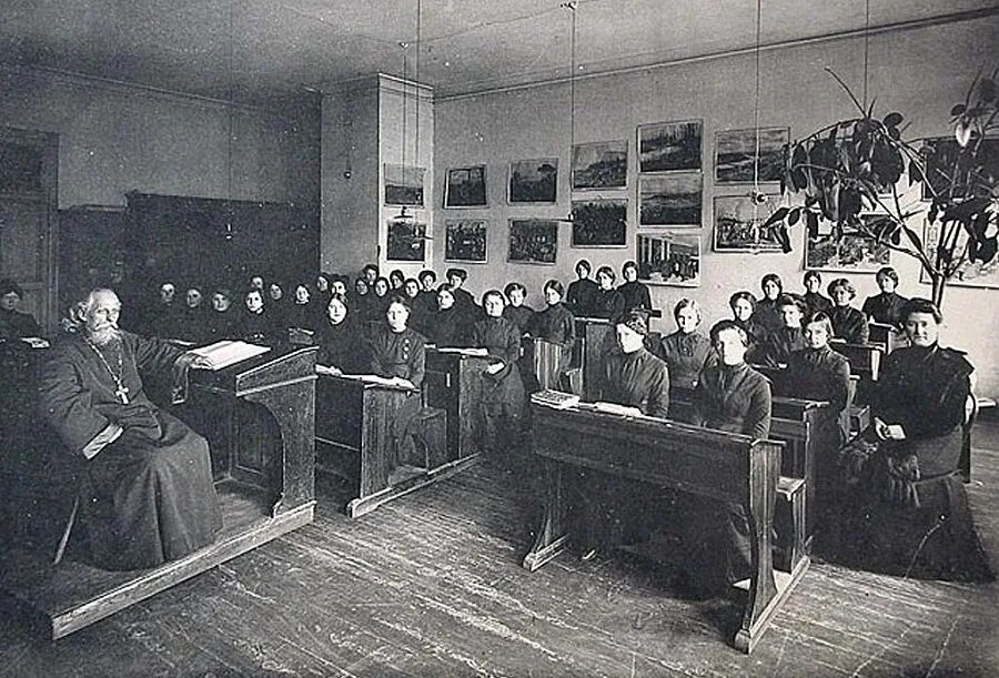 епархиальное женское училище (пенза). сву училище владикавказ. механико-техническое училище иваново. ростовское мореходное училище здание. читать книги с училища антон.