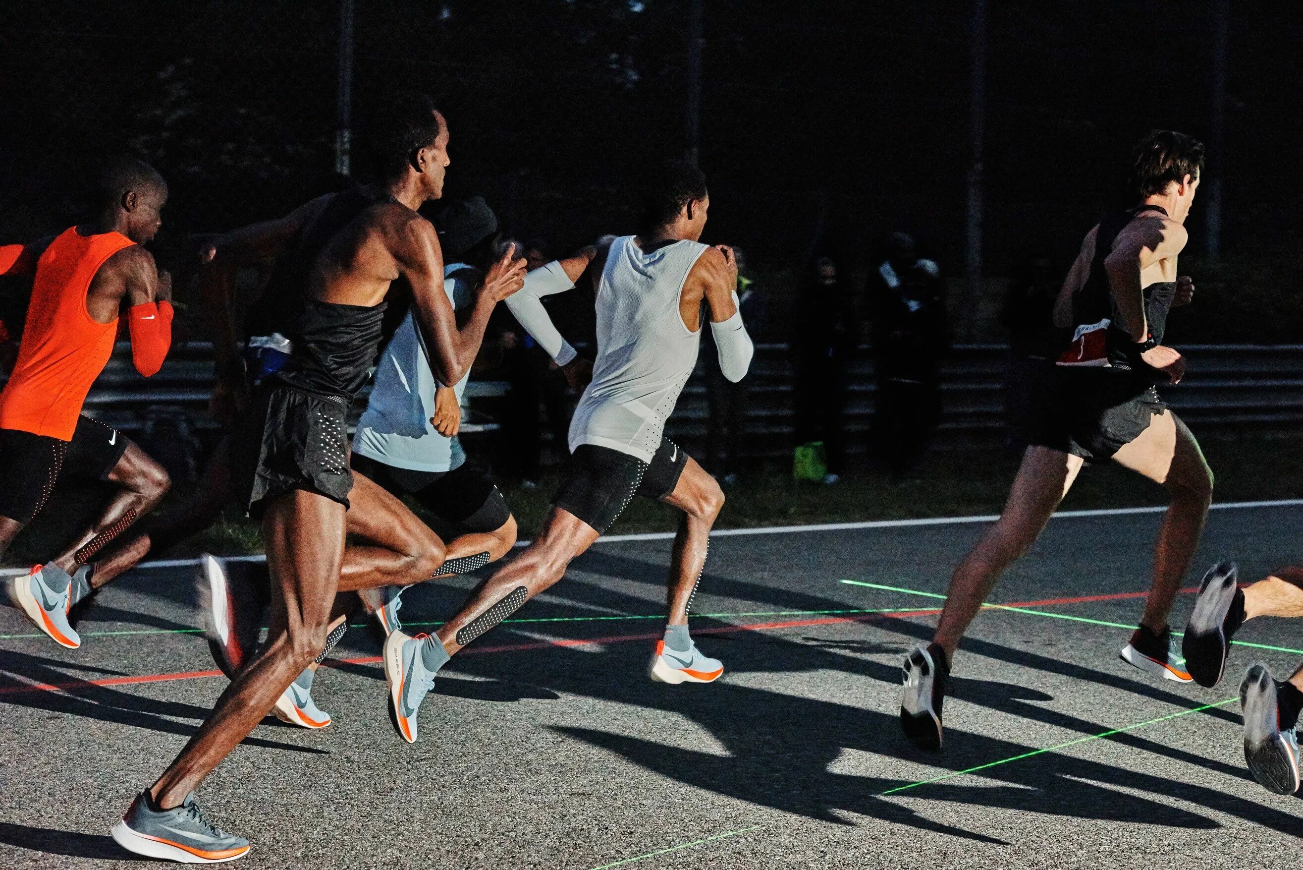 Nike journey run. Nike running. nike marathon. nike publicy runner. nike человек бежит.