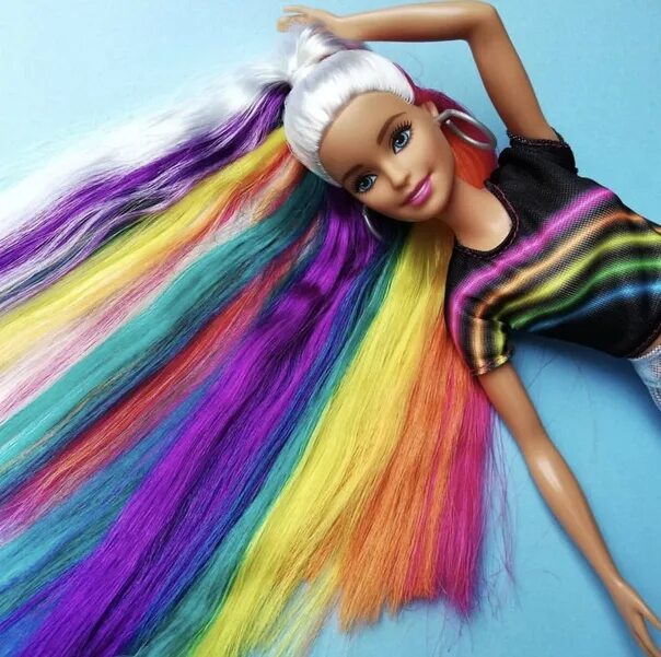 Rainbow hair куклы. Кукла радужные волосы. Яркие куклы Барби. Кукла с разноцветными волосами. Какие волосы были у куклы