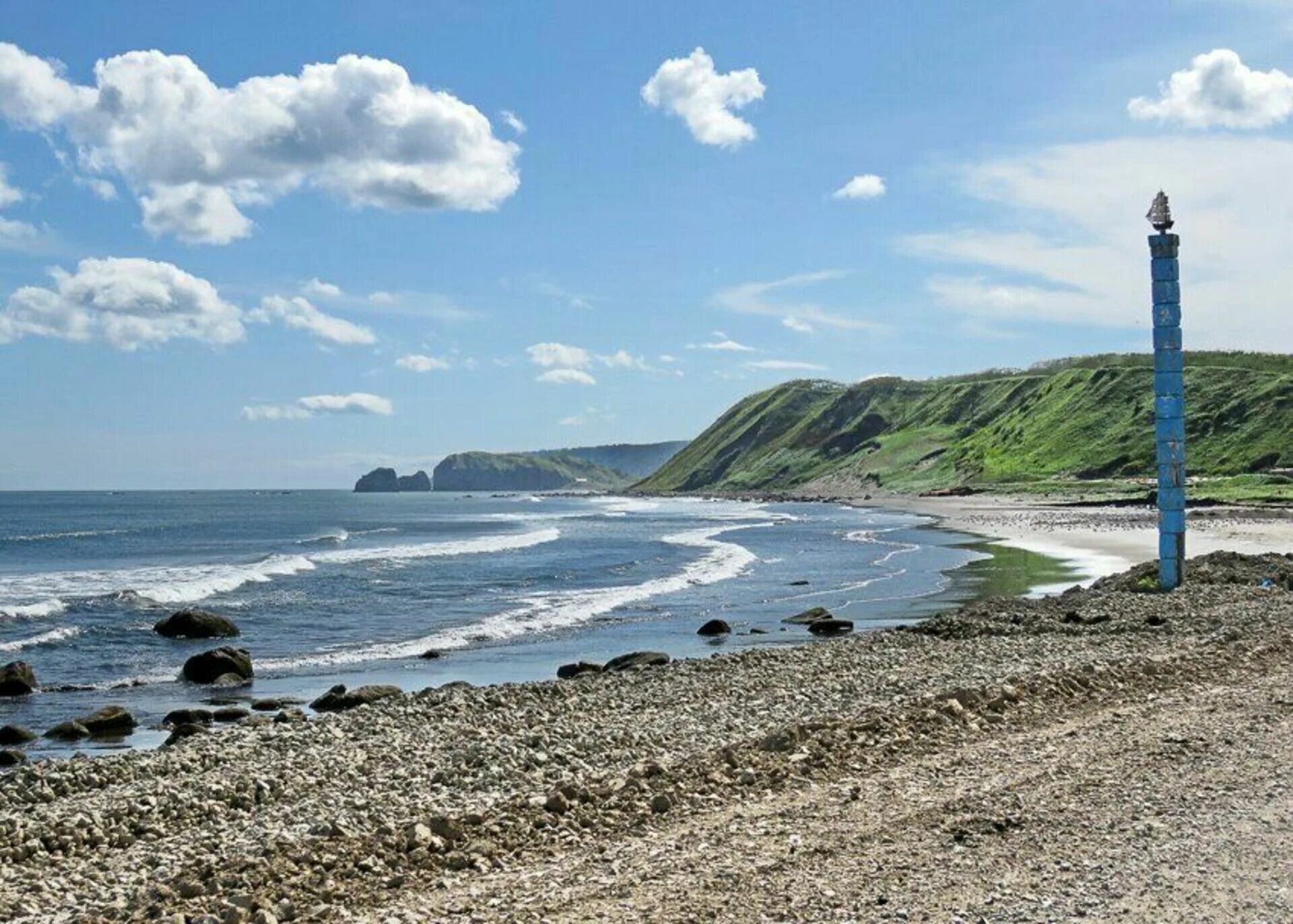 Село курил. Кунашир Южно Курильск. Курильские острова Кунашир. Курилы остров Кунашир. Курилы острова Южно Курильск.