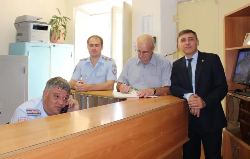 Сергей ревичев балахна гаи. Балахна нижегородской области. Начальник омвд россии балахнинский. Начальник омвд россии балахнинский. Отдел мвд россии балахнинский.