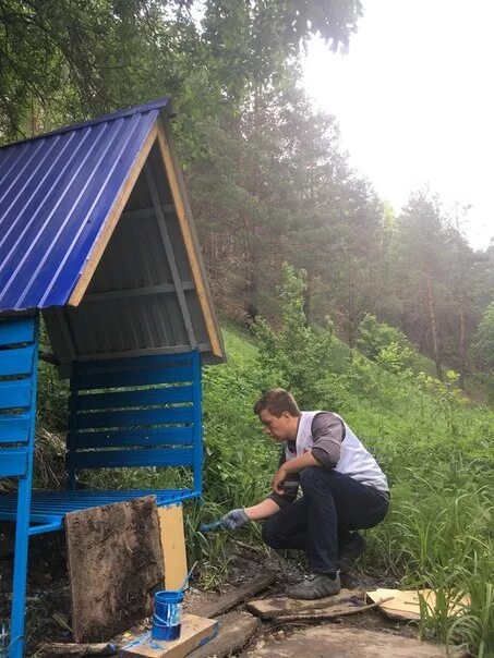 Администрация родники. Благоустройство родника. Родник Кузнецкий район. 12 Родников Кузнецк. Благоустройство родника в лесу.