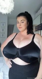 Karla James (@karlajames) Onlyfans Nude Leaks 626. 