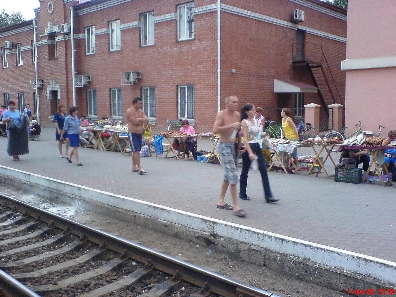 Жд вокзал котельниково. Электричка котельниково волгоград. Эд9мк 0167. Жд вокзал котельниково. Поездов города котельниково.