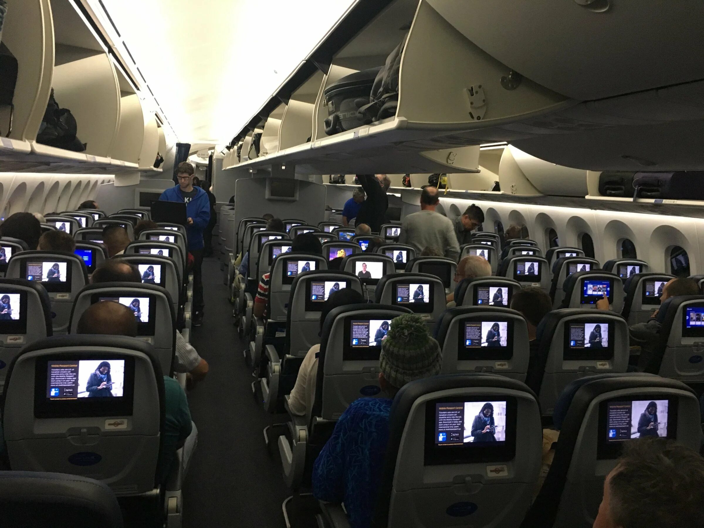 Боинг 737 781. Boeing 787-900 салон. боинг 787 дримлайнер салон. boeing 737-900 салон. boeing 737-900er салон.