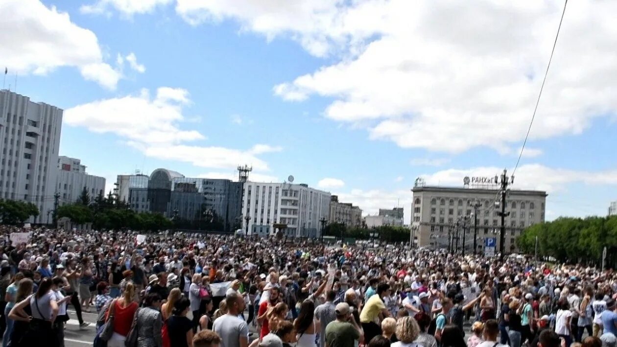 Митинг в Хабаровске площадь Ленина. Фургал митинги в Хабаровске. Протесты в Хабаровске 2022. Хабаровск массовые мероприятия. Хабаровск митинг фургало