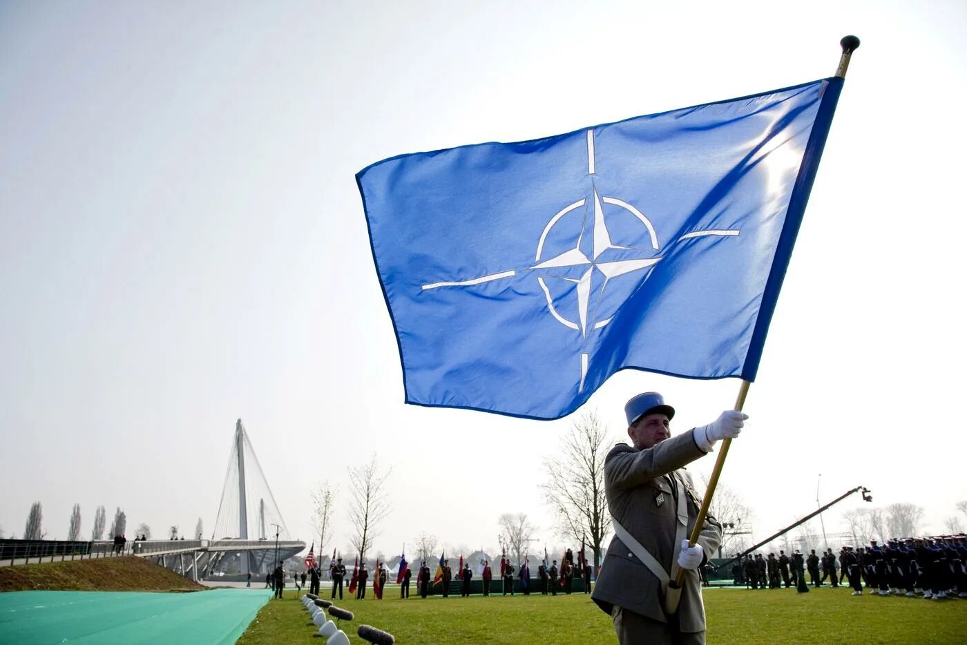 Россия присоединение к нато. Финляндия и Швеция в НАТО. Вступление в НАТО. Флагшток НАТО. Финны и шведы в НАТО.