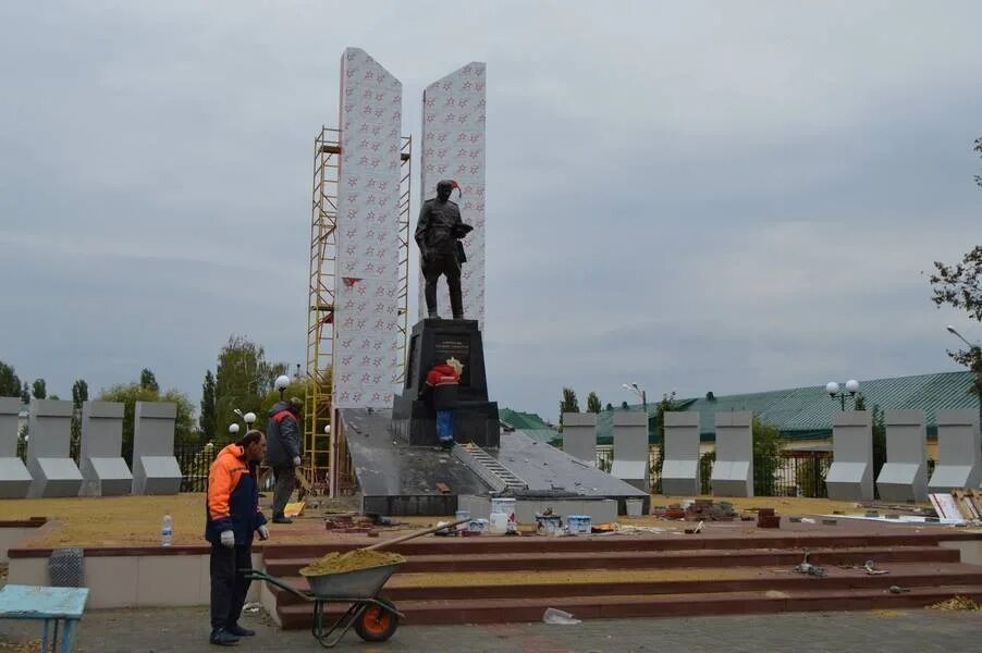 Строится памятник. Мемориал в кирсанове. памятники культуры в кирсанове. строительство мемориала памяти. кирсанов тамбовская область мемориал.