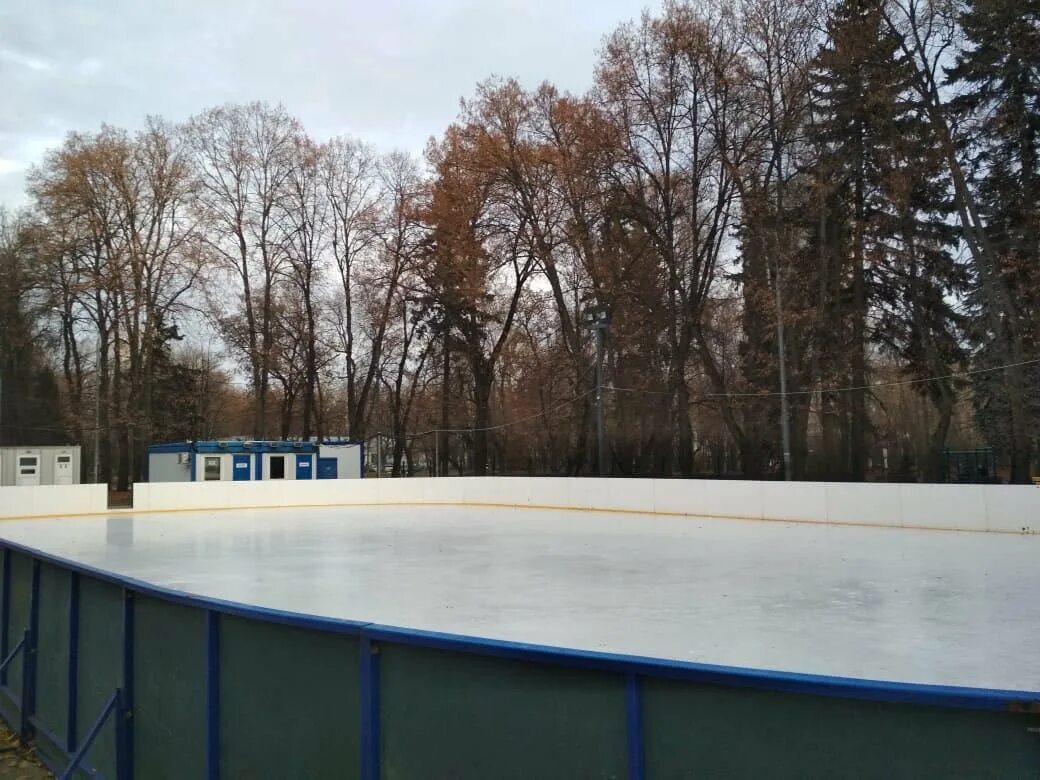 Каток в парке северного речного вокзала 2023. Северный речной вокзал москва каток. Северо речной вокзал москва каток. Парк северного речного вокзала каток. Каток в парке речного вокзала.