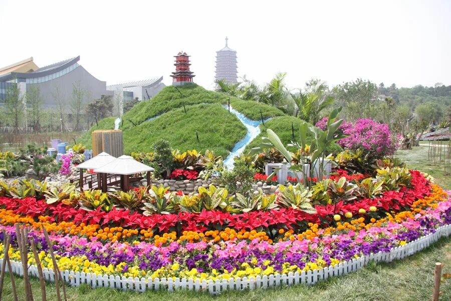 Значение китайских цветов. Garden Expo Park Пекин. Парк цветов в Китае. Далат парк цветов. Пионовые сады в Китае.