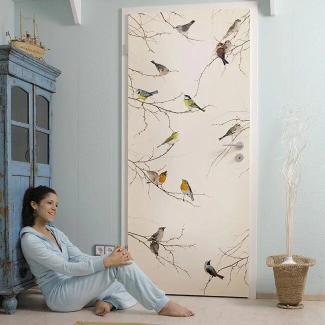 Декор дверей межкомнатных. Декорируем межкомнатную дверь. Декор двери своими руками. Декор двери. Оформить дверь своими руками.