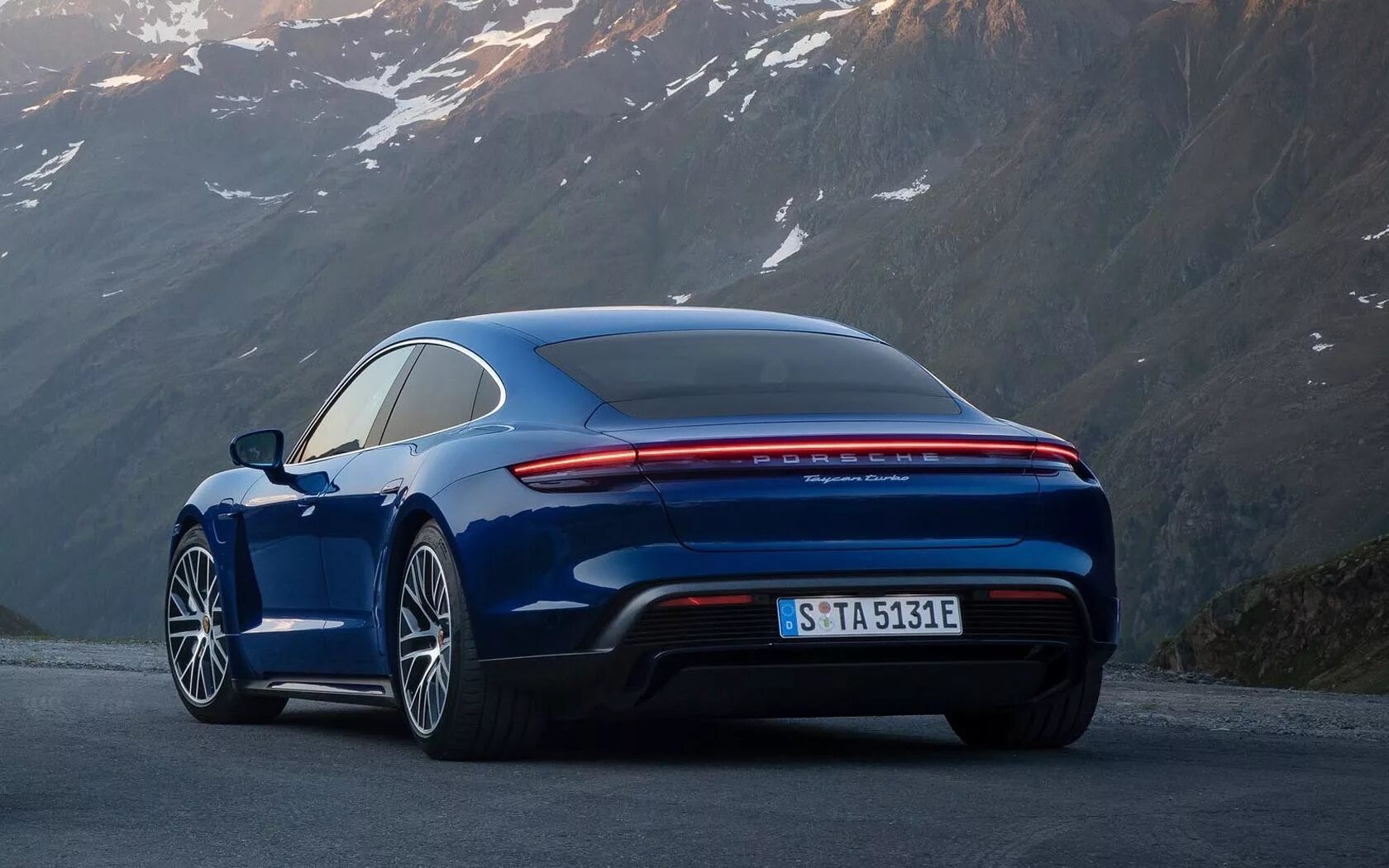 Порше 2025. Порше taycan 2025. 2025 porsche taycan turbo s. порше панамера 2025. электрокар порше 2025.