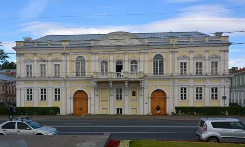Университетская набережная 13